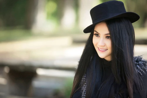 Hoa hậu Tristine Trâm Bùi mê hoặc công chúng bằng nhan sắc rạng ngời