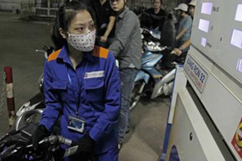 Giá xăng tăng lên 24.510 đồng/lít