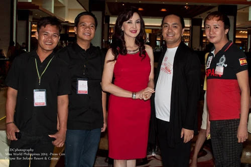 Chủ tịch Miss World Philippines đến Việt Nam đào tạo Hoa khôi Áo dài