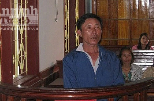 Nghe lời thầy bói trừ tà bằng...mìn, lĩnh 12 tháng tù