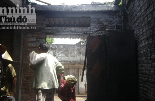 Chập điện, một nhà dân bị thiêu rụi hoàn toàn