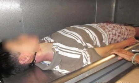 Mâu thuẫn khi mắc điện, em đập gậy anh tới chết