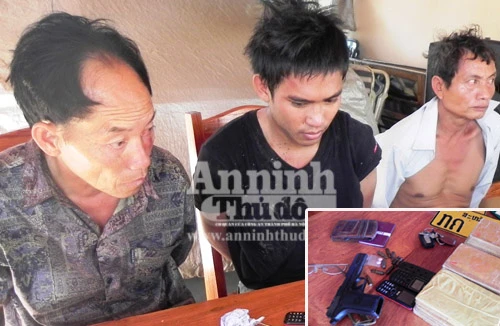 Mật phục, bắt gọn 3 đối tượng vận chuyển 10 bánh heroin