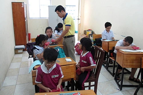 Hữu Nghị: Cùng trẻ em nghèo vui đón trung thu