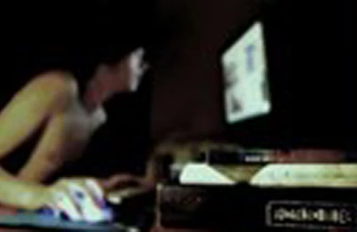 Khởi tố đối tượng dùng ảnh “nóng” tống tiền– tình nữ giáo viên