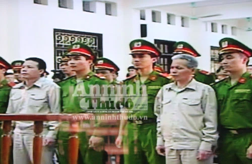 Tuyên phạt bị cáo Đoàn Văn Vươn 5 năm tù