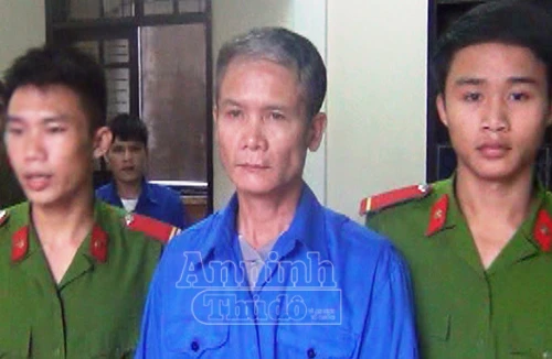 Dùng búa đinh đánh chết “vợ hờ” vì không cho uống rượu