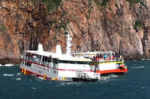 Cứu sống 109 hành khách trên du thuyền gặp nạn