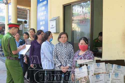 Mua sổ khám bệnh nhanh: Đắt – rẻ tùy theo… tỉnh