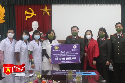 Chung tay cùng các bác sỹ nơi tuyến đầu phòng chống dịch Covid-19