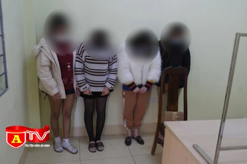 Triệt phá ổ mại dâm trong quán cà phê