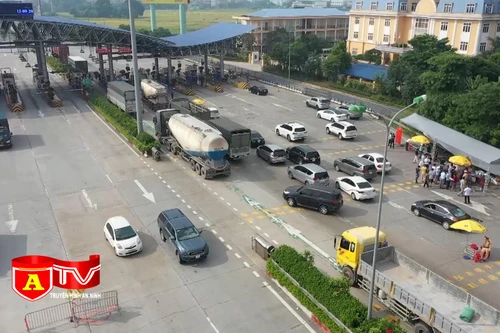 Bộ GTVT yêu cầu xả trạm thu phí khi ùn tắc dịp Tết