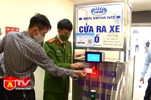 Lắp đặt hàng loạt máy quét mã QR tại các bến xe Thủ đô