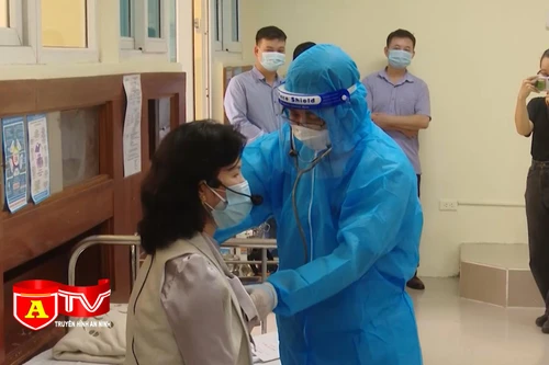 Trạm y tế lưu động sẵn sàng thu dung, điều trị bệnh nhân Covid-19