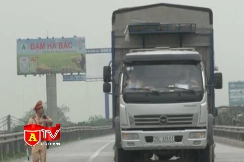 Trên 1.800 xe vi phạm về tải trọng trong tháng 10/2018