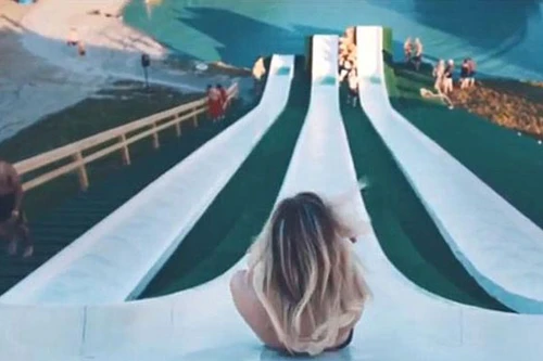 Trải nghiệm máng trượt nước đẳng cấp nhất thế giới