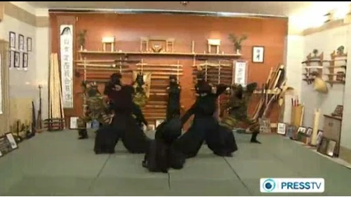 Phụ nữ Iran tập làm ninja