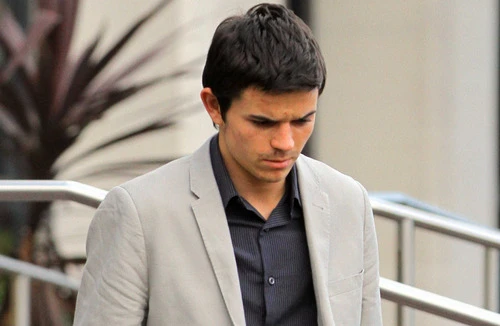 Lĩnh án tù vì chế nhạo Muamba bị đột quỵ