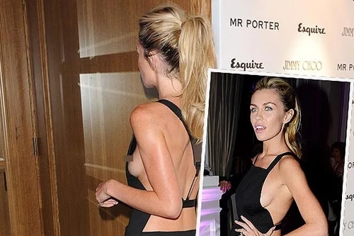 Khi sao hớ hênh lộ ngực trên thảm đỏ