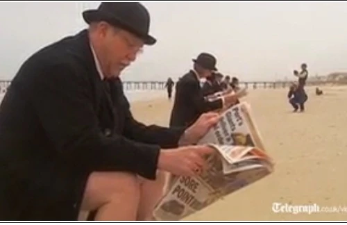 Đi vệ sinh tập thể đòi xây toilet công cộng