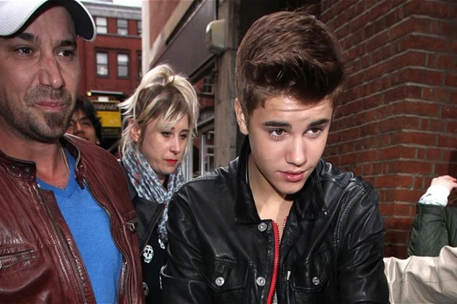 Fan Justin Bieber dội bom điện thoại khách sạn London