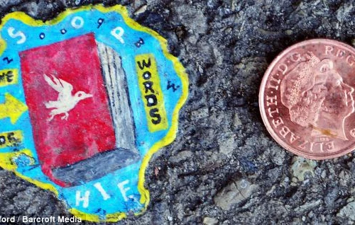 Bã kẹo cao su thành nghệ thuật nhiều màu sắc