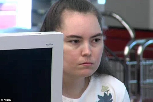 Kinh hoàng mẹ ruột cùng bạn trai hãm hiếp con gái