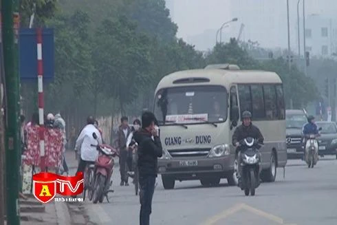 Công bố đường dây nóng phản ánh nhà xe tăng giá, nhồi nhét khách