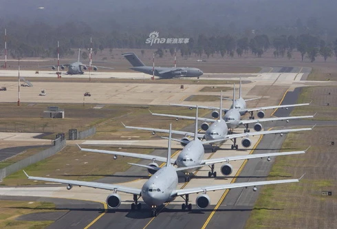 [ẢNH] Máy bay tiếp dầu KC-330 của không quân Australia biểu diễn "voi đi bộ", thách thức Trung Quốc