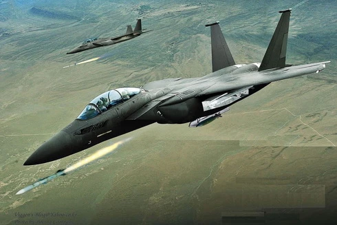 [ẢNH] Mỹ không sản xuất thêm F-22 khi F-15EX "áp đảo hoàn toàn" Su-57?