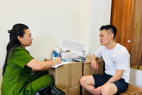 Quy mô đường dây sản xuất hơn 100 tấn thực phẩm chức năng, thiết bị y tế giả lớn cỡ nào?