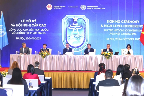 64 quốc gia đã ký Công ước Hà Nội ngay trong phiên ký tại hội trường chính