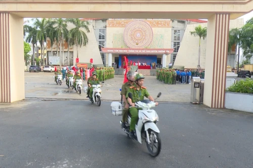 Ra quân cao điểm đảm bảo trật tự an toàn giao thông