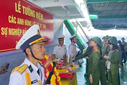 Từ Trường Sa trở về, mang theo cả Tổ quốc trong tim