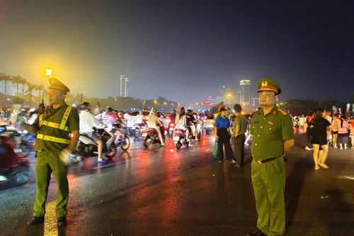 Hình ảnh đẹp lực lượng Công an phường Từ Liêm bảo đảm an ninh sự kiện lễ sơ duyệt sự kiện A80