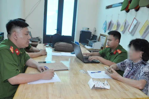 Cụ bà "U80" tinh ý thoát ‘bẫy’ lừa đảo