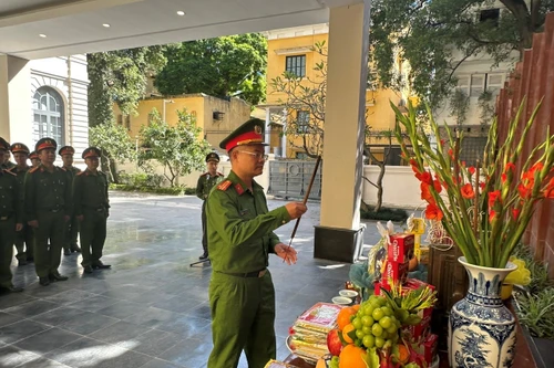 Bồi đắp bản lĩnh, lòng tự hào về truyền thống Anh hùng của lực lượng Công an Thủ đô