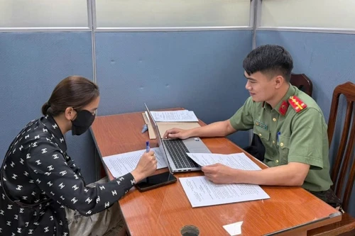 Xử phạt người phụ nữ đăng tin giả về Cảnh sát giao thông