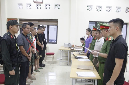 Khởi tố 42 đối tượng khai thác vàng trái phép