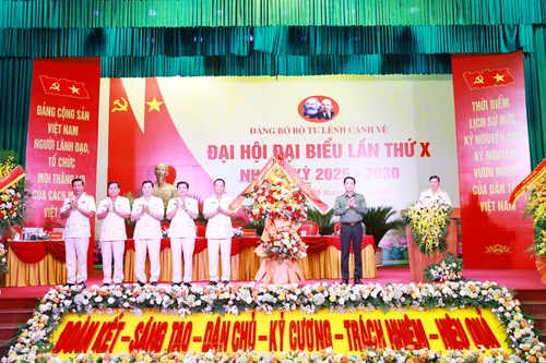 Xây dựng lực lượng Cảnh vệ trong sạch, vững mạnh, chính quy, tinh nhuệ, hiện đại