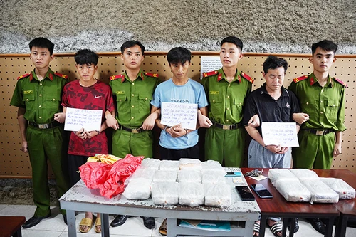 Bắt 3 đối tượng vận chuyển số lượng ‘khủng’ ma túy hồng phiến