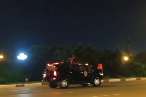 Tổng hợp những hành động 'dễ thương' của lực lượng Công an, Quân đội trên đường hành quân đến lễ kỷ niệm 