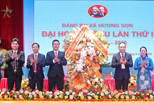 Phát triển du lịch - dịch vụ, nâng cao đời sống nhân dân