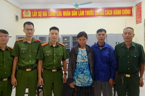 Nghĩa cử cao đẹp của cán bộ Công an xã Dương Hòa trong đêm mưa bão