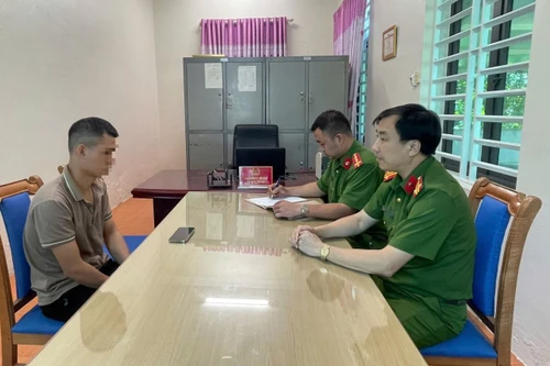 Muốn đổi điện thoại mới, nam thanh niên hoang tin bị cướp