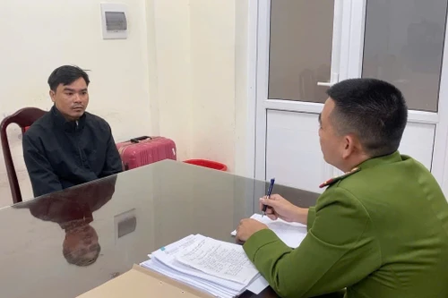 Mạo danh cơ quan tư pháp, đến tận nhà bị hại lấy tiền