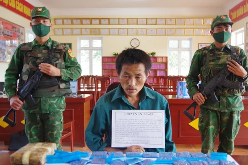 Bộ đội Biên phòng Điện Biên bắt đối tượng mua bán 12.000 viên ma túy tổng hợp