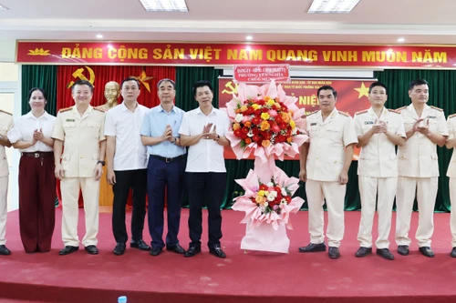 Không chỉ là ‘lá chắn’, mà còn là điểm tựa, niềm tin của nhân dân