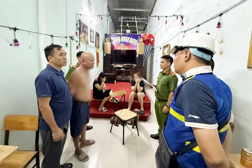 Bí ẩn bên trong quán cà phê ‘Hát cho nhau nghe’