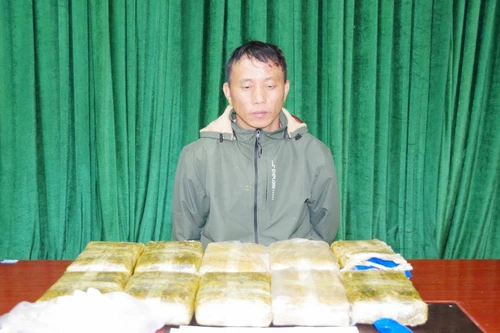 Bắt đối tượng mua bán 60.000 viên ma túy tổng hợp, 300 gram heroin
